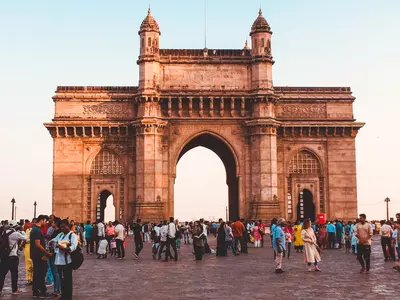 She Starts A Twitter Thread Capturing The Spirit Of Mumbai After Strangers Find Her Lost Iphone