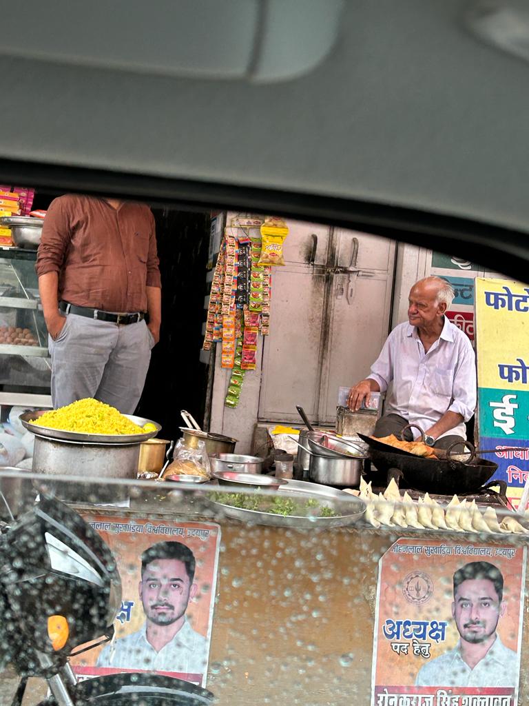 Udaipur Samosa Vendor Gives Inspiring Message About Work