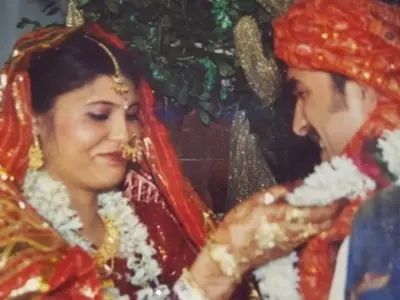 Pankaj Tripathi and Mridula Tripathi's love story and marriage photo.