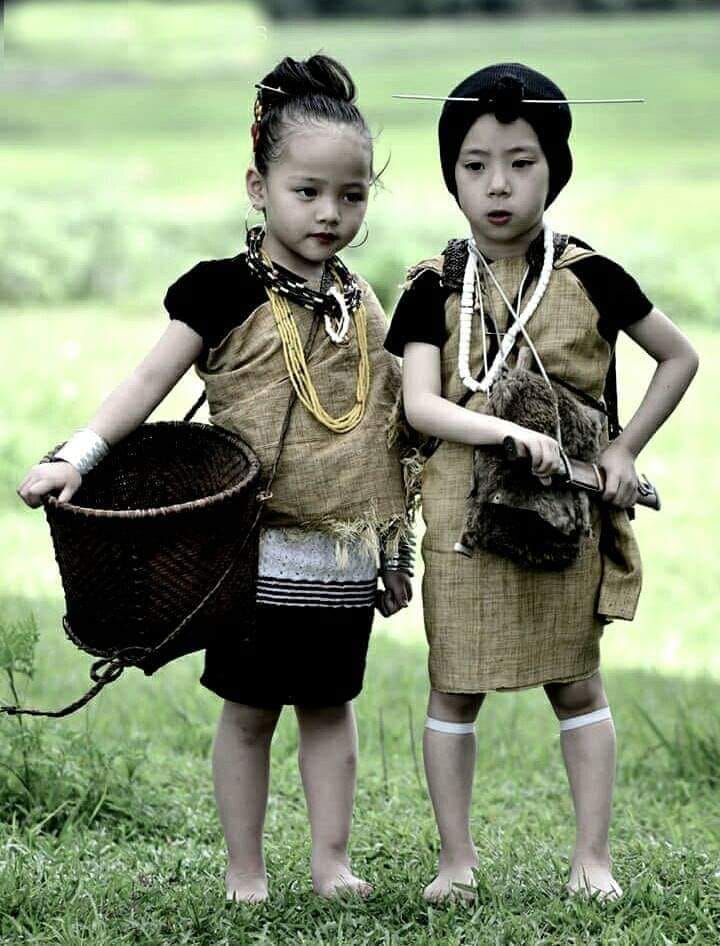 Traditional dress of Apatani tribe. One of the major tribe of Arunachal  Pradesh. @halleywelly | Traditional attires, India traditional dress,  Fashion