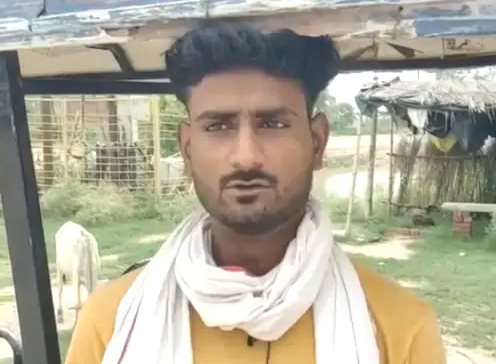 e rickshaw driver applies for bank loan bank asks him to pay dues 