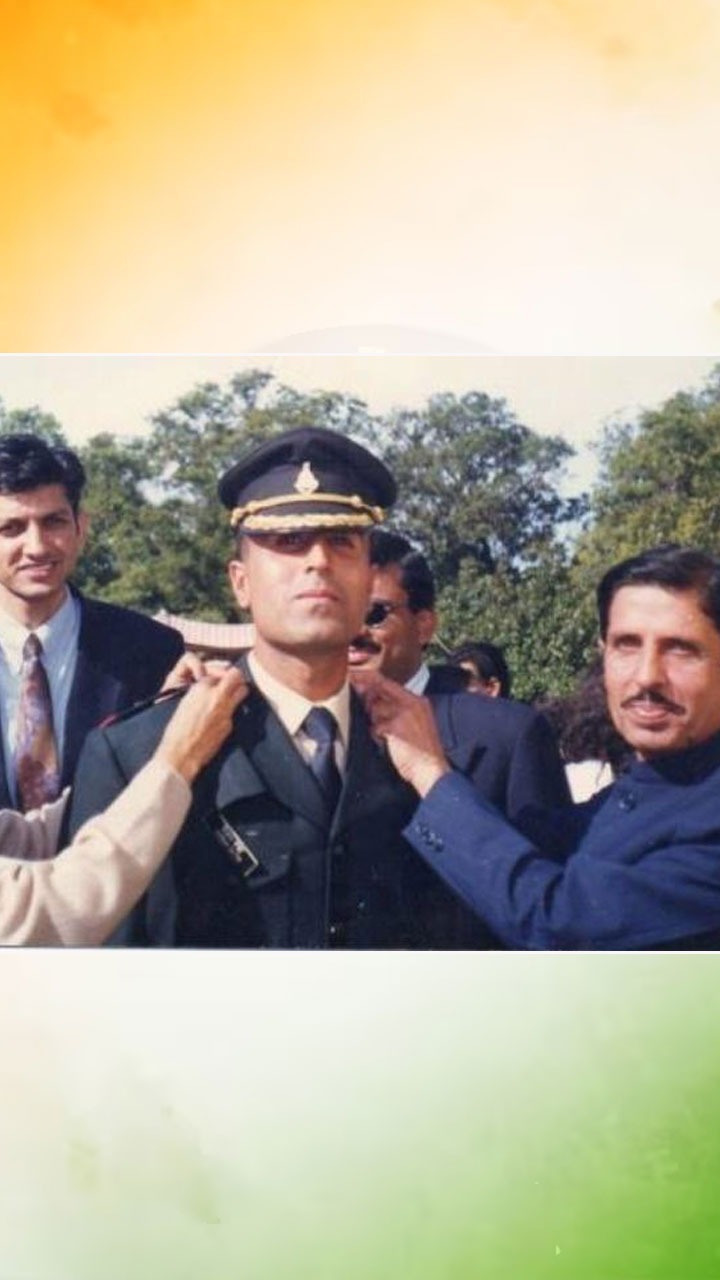 Rare Photos Of Kargil War Hero And Indian Armys Shershaah Captain