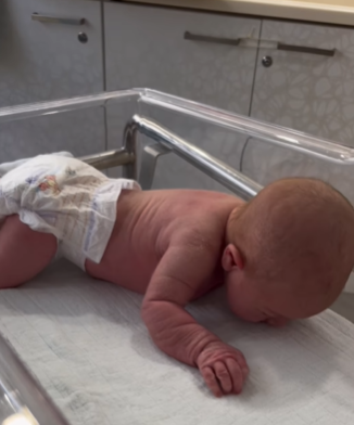 Baby begins to crawl after 3 days of birth