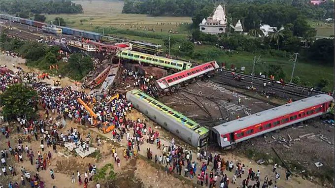 Odisha Train Accident का सबक: टिकट बुक करते समय ज़रूर चुनें इंश्योरेंस, 35  पैसे में 10 लाख का बीमा