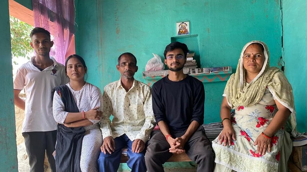 Muktendra Kumar, laborer