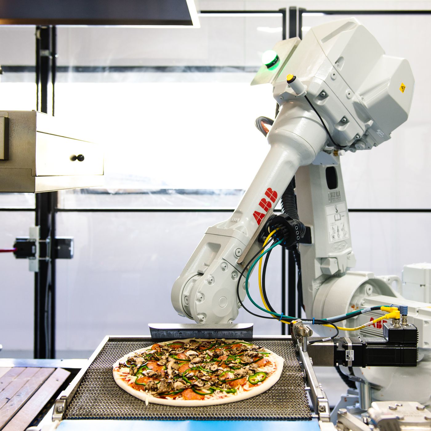 pizza robot company