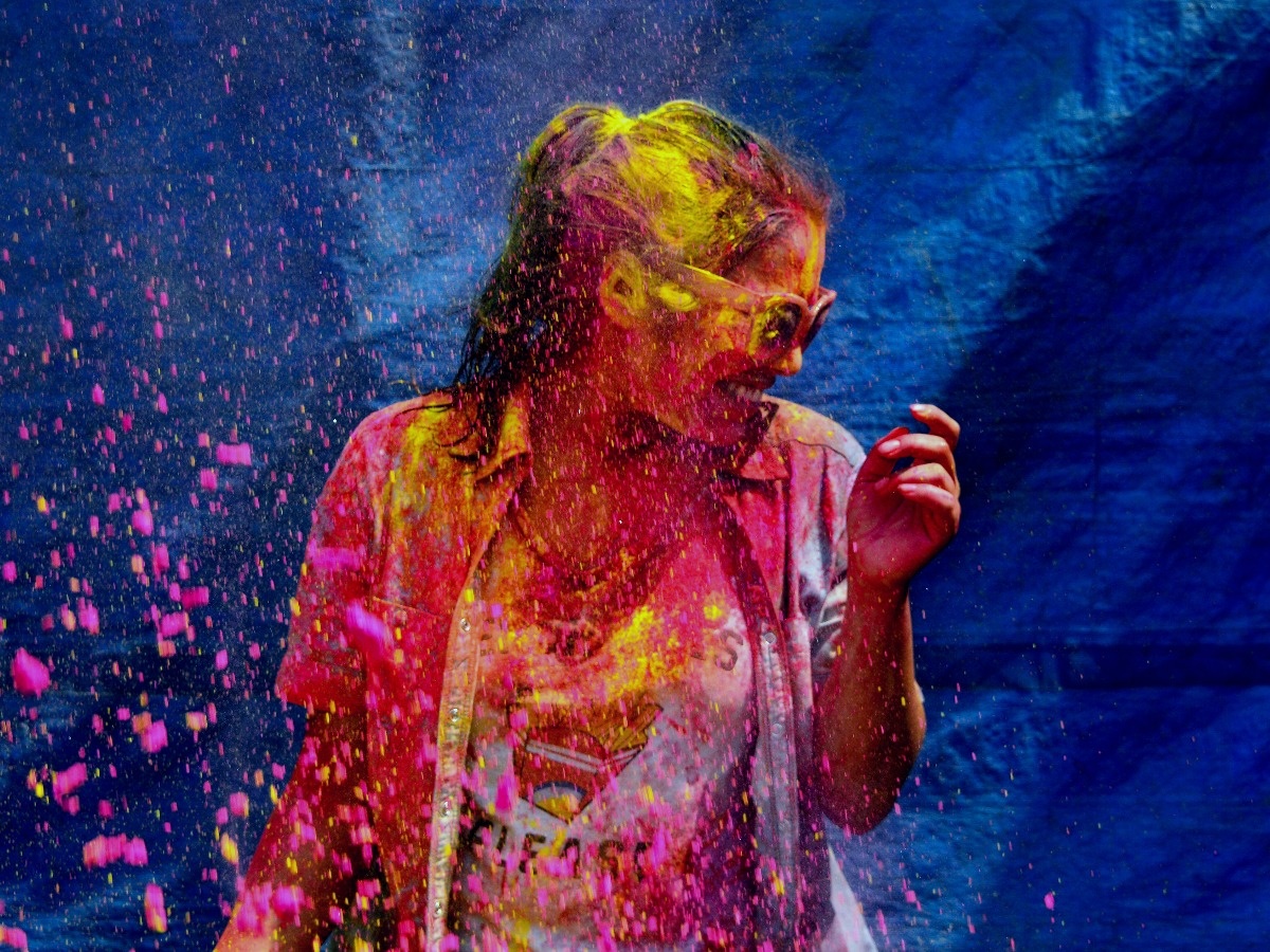 Holi 2023: 40+ Most Effective And Easy Tips & Tricks To Remove ...