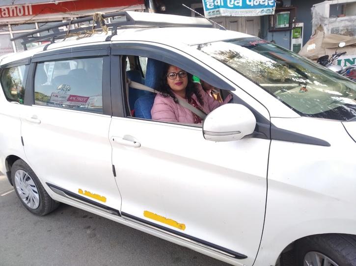 Uttarakhand First Lady Taxi Driver Rekha 