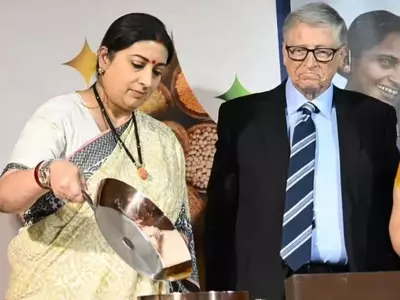 Smriti Irani Cooks Khichdi for Bill Gates During India Trip, Talks About His Weird Expression