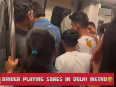 Delhi Metro Driver Played Haryanvi Song In Delhi Metro - 2 Numbari 