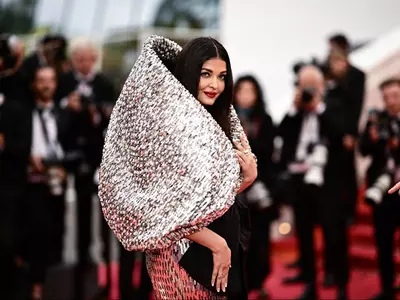 After Shobhaa De Trolls Aishwarya Rai Bachchan's Cannes 2023 Outfit, Fans Jump To Her Defense