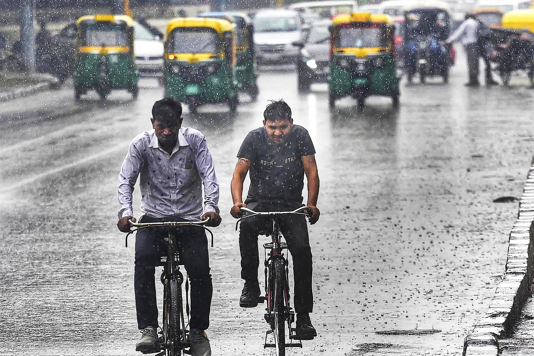 After Wet Start To May Temperature In Delhi To Hit 42 Degrees By