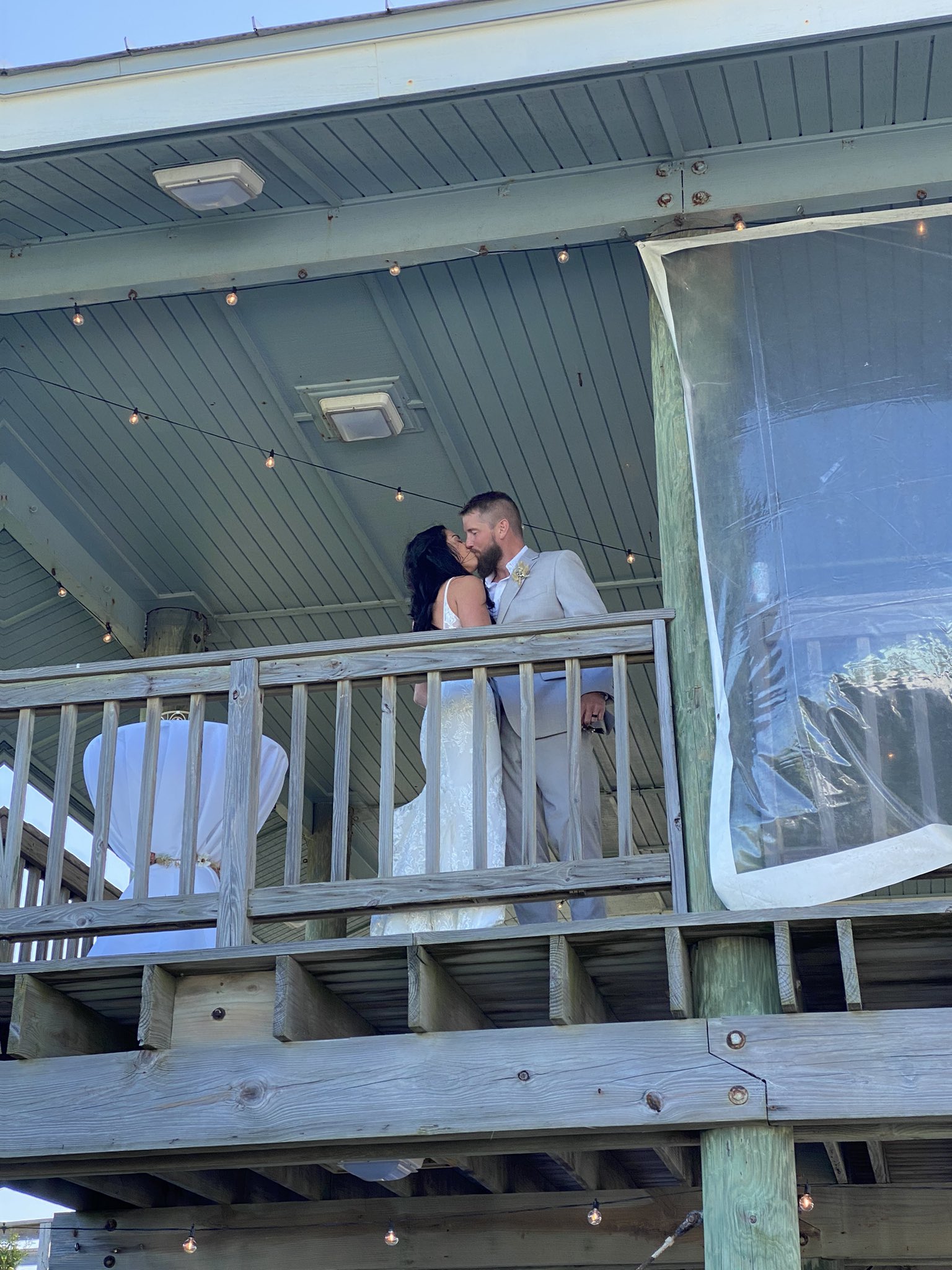 Bride Killed, Groom Injured After Drunk Driver Rams Into Their Golf Cart(01)