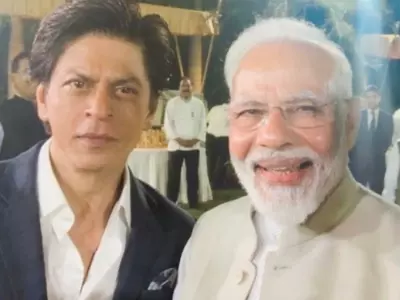 ‘Saare Bhakt Shah Rukh Fan Ho Gaye’, Internet Reacts To Actor Endorsing New Parliament Building