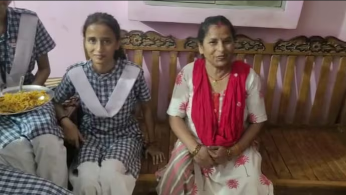 rickshaw pullers daughter scores 92 in cbse 12th result