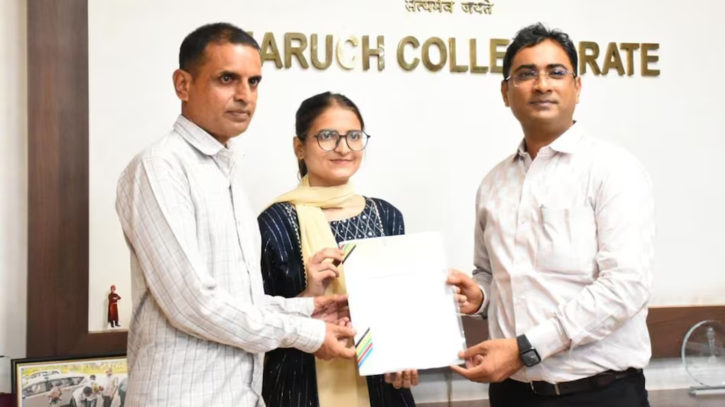 more than 200 govt employees paid mbbs student fees