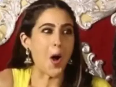 Sara Ali Khan's reaction to reporter asking Vicky Kaushal agar Katrina se achchi mil gayi toh divorce kar doge