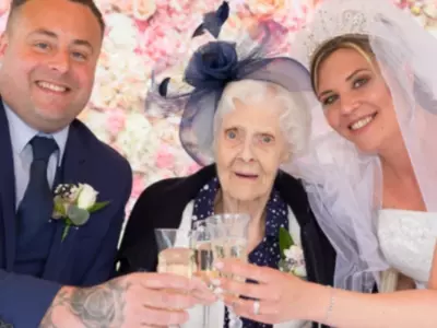 couple wed in care home 