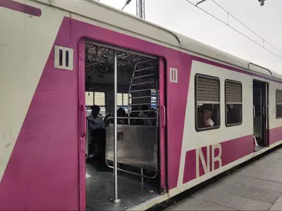 delhi local train