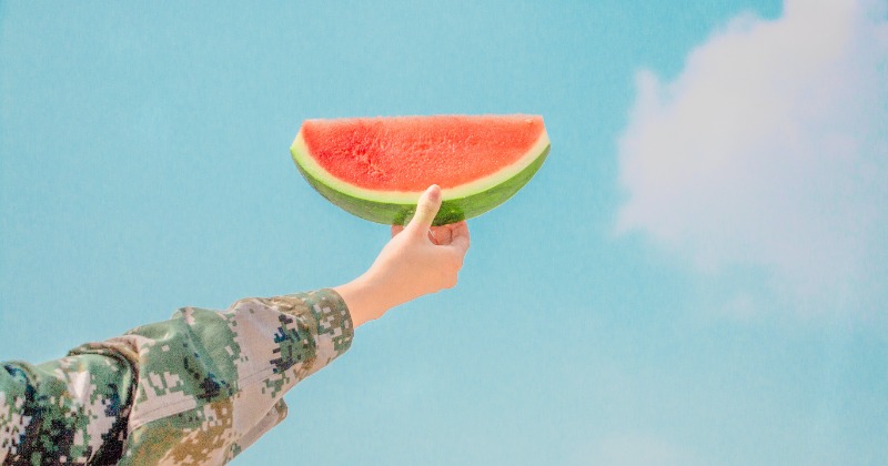 should-you-have-water-after-eating-watermelon