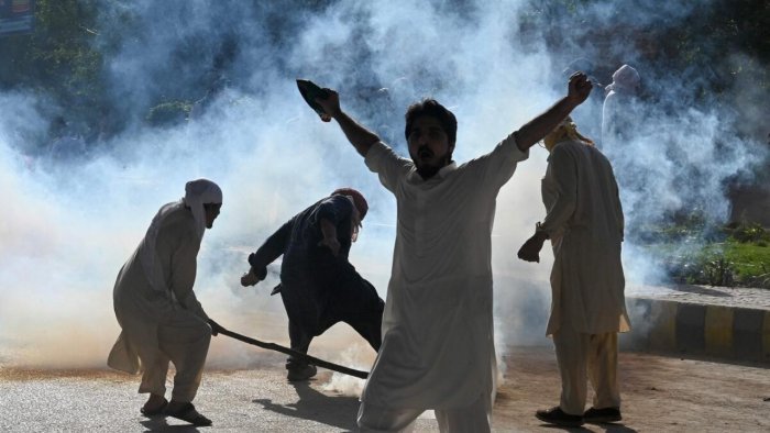 Nearly 1,000 Arrested In Pakistan Province After Protests Over Imran ...