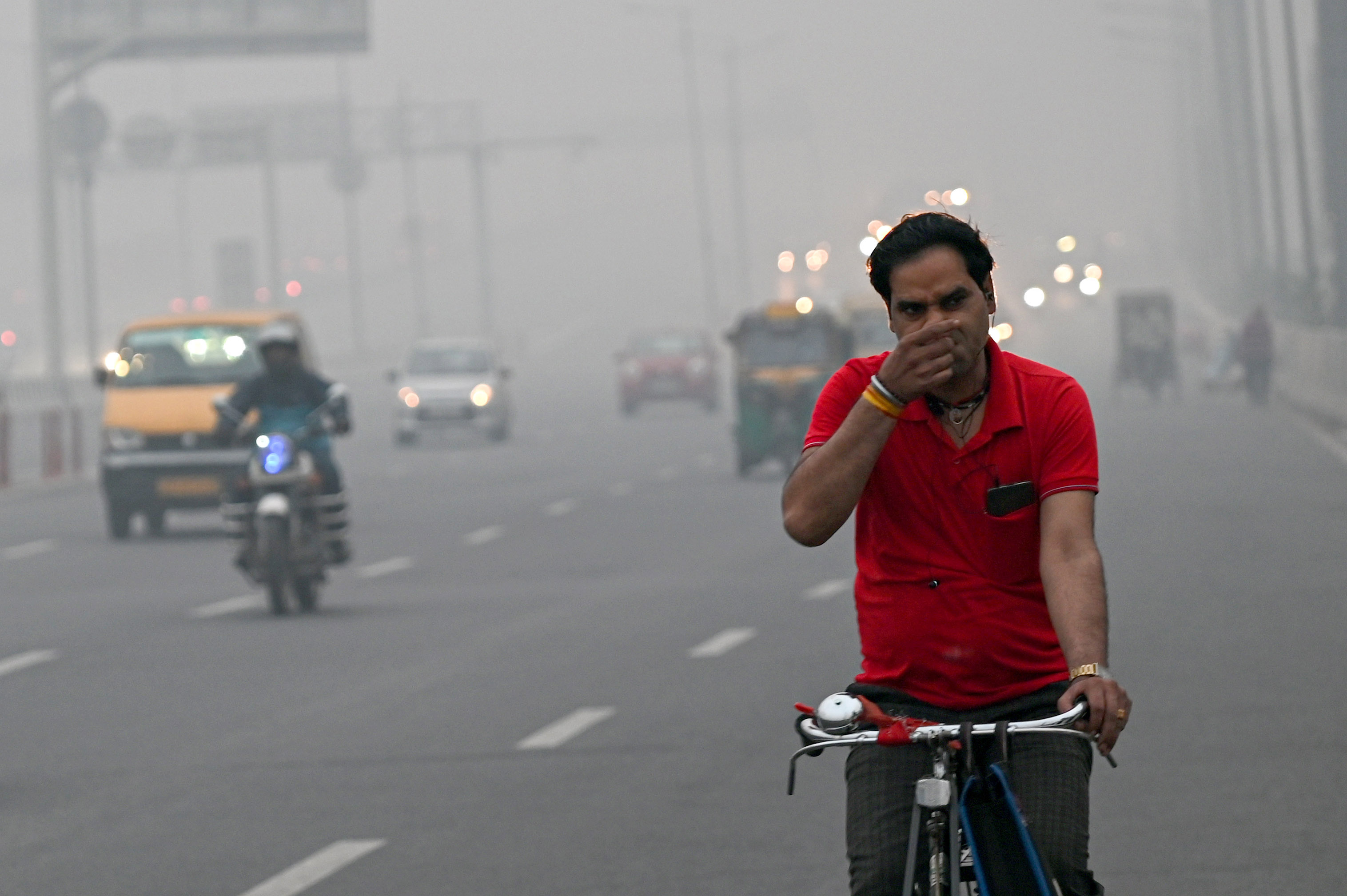 After A Day Of Very Poor Air Quality, Delhi's AQI Slips Back To Severe