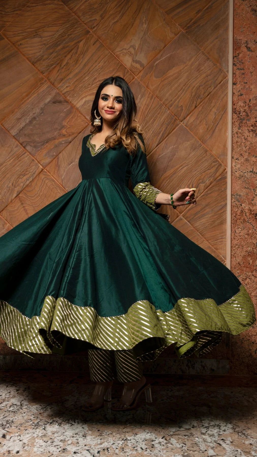 Diwali Dresses Ideas for Women: ये 7 खूबसूरत Diwali Dresses आपकी लुक में  लगा देंगी चार-चांद, Party में हर तरफ होगी आपकी ही चर्चा