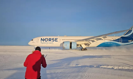 A Boeing 787 Carrying 300 Passengers Lands In Antarctica For The First Time Ever