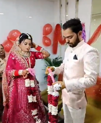 Delhi groom suffering from dengue celebrates wedding in hospital