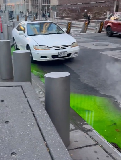 Mysterious green liquid in New York 