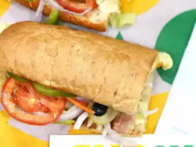 Subway Customer Tips Rs 5 Lakh By Mistake