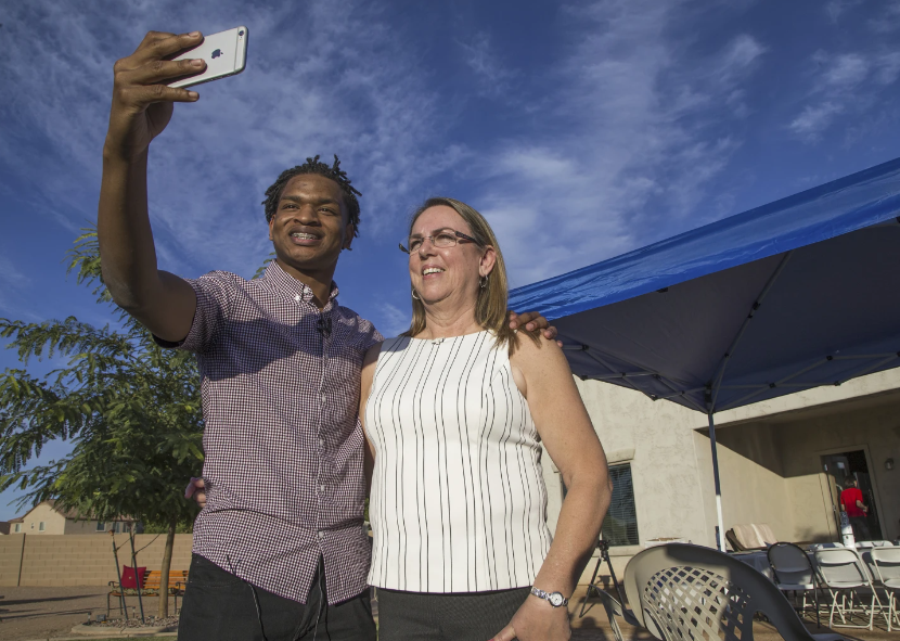 Thanksgiving Grandma Partners with Airbnb to Host Strangers for Thanksgiving Holiday