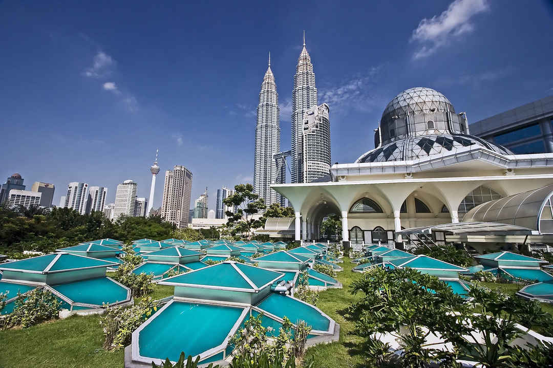 Travel Guide to Malaysia 