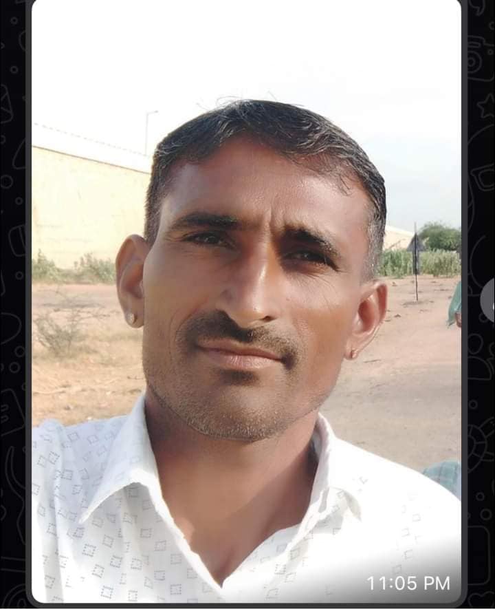 Rajasthan Man bhanwarlal mundh get government job in 17th attempt