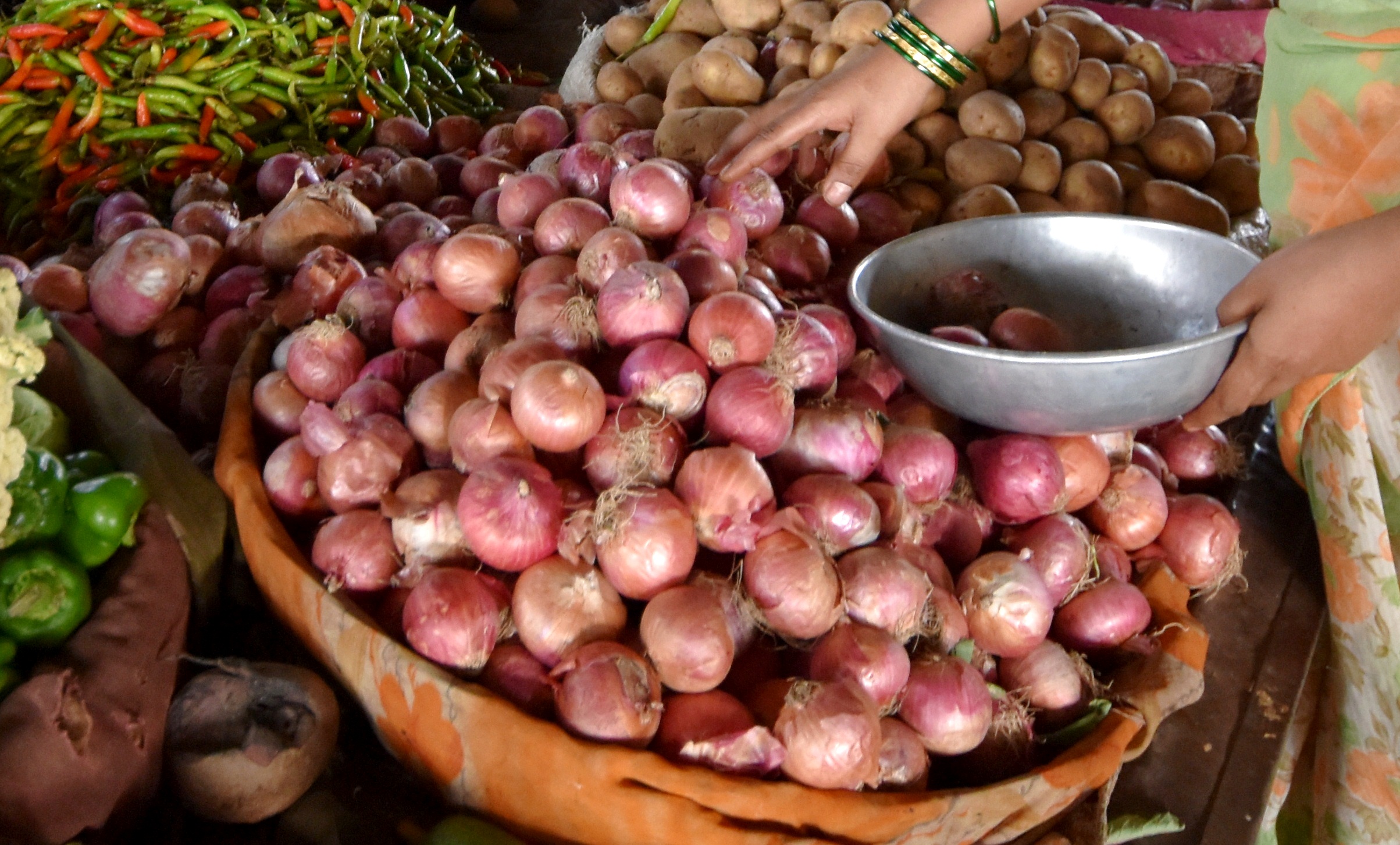 What Is Behind The Rise In Onion Prices Across India, And When Is It ...