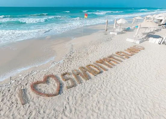 A message in a bottle breaks a Guinness World Record on an island in the United Arab Emirates