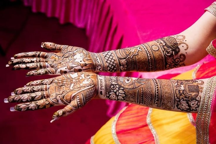 Celebrate Karwa Chauth 2022 with stylish Mehndi designs