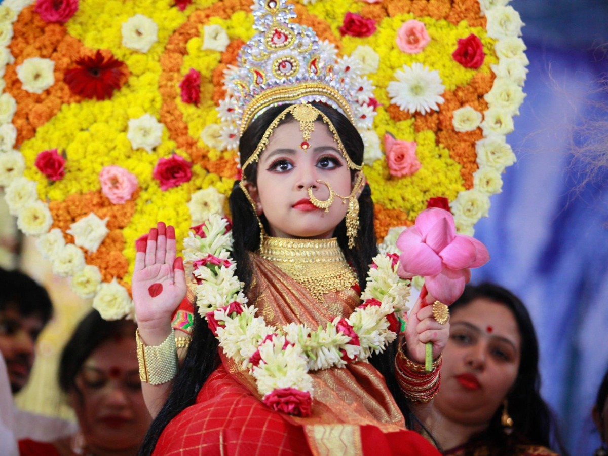 Send Nine Potlis with Lollipops for Kanya Puja Online - GAL22-108519 |  Giftalove