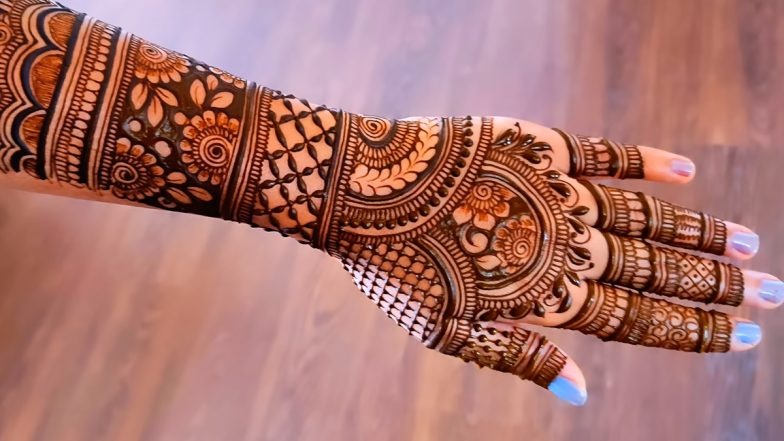 2023 Karwa Chauth Mehndi Designs: करवा चौथ पर लगाए ये ट्रेंड मेहंदी डिज़ाइन