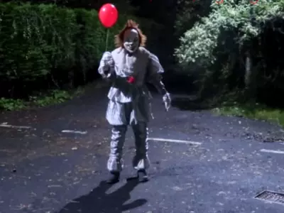 The Stalker Scottish Clown Dares Police To Catch Them After Locals Were Terrified