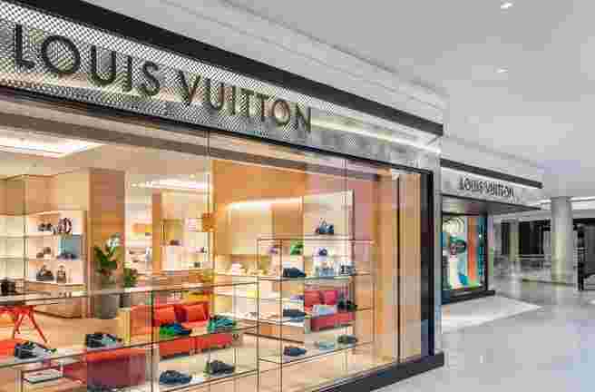 Stopped buying from Hermes, Louis Vuitton': Zerodha's Nikhil Kamath's  problem with ultra-luxury brands - BusinessToday