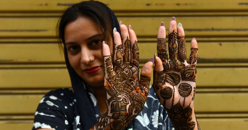 Henna designs for hands - simple mehndi design - Gulabi fashion