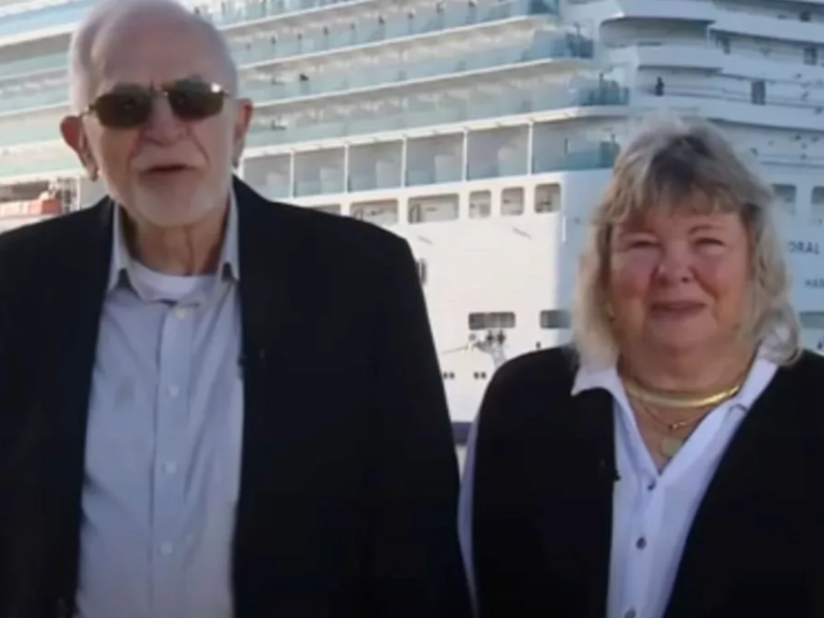 Couple Spends 500 Days At Sea After Booking 51 BackToBack Cruises(02)