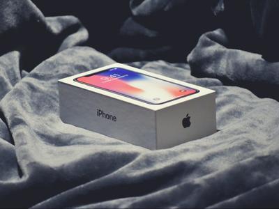 Apple's Special Device Can Update Sealed iPhones Without Unboxing
