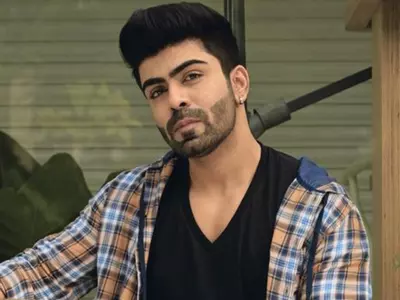 Popular TV Show Bhagya Lakshmi's Actor Akash Choudhary Attacked By Fans For Not Giving Selfies