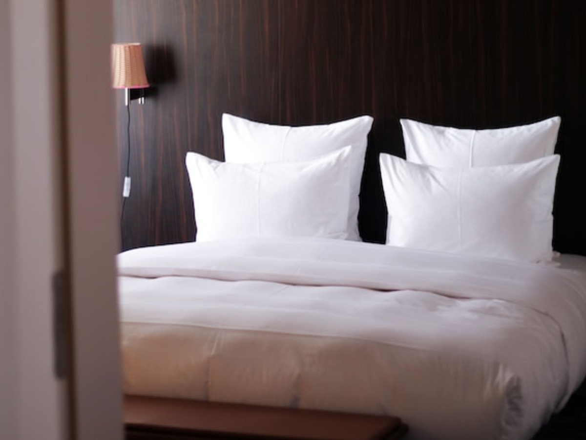 Former FBI Agent Reveals Safest Hotel Room Hack