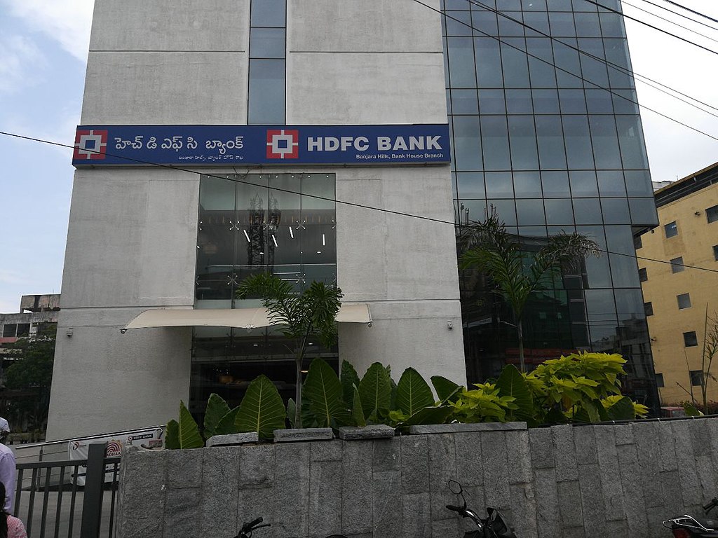 HDFC customers enter millionaire market for a few minutes