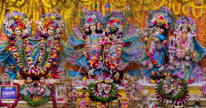 Chant Krishna Mantra to Have a Peaceful & Prosperous Life - ISKCON Dwarka