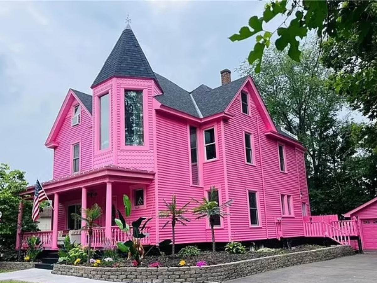 Barbie's house 