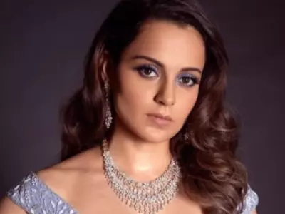 People Question Kangana’s Credibility As She Becomes 1st Woman To Do 'Ravana Dahan' At Red Fort